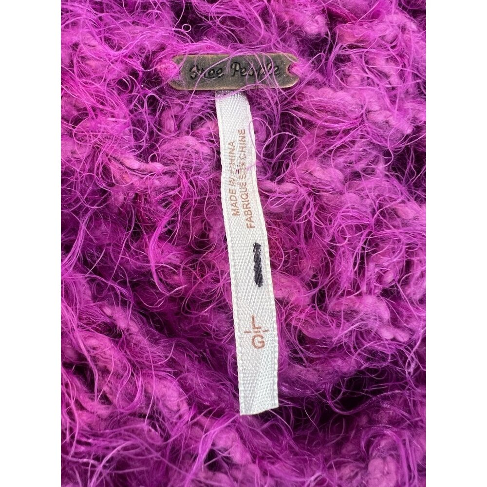 Free People Rustic In magenta box shape fuzzy cropped pullover sz L - Picture 6 of 7